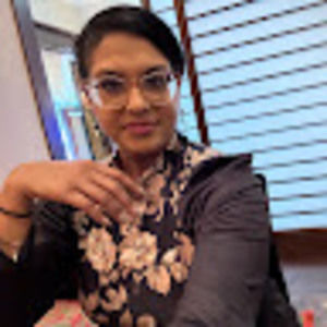 Meet your Posher, Cynthia